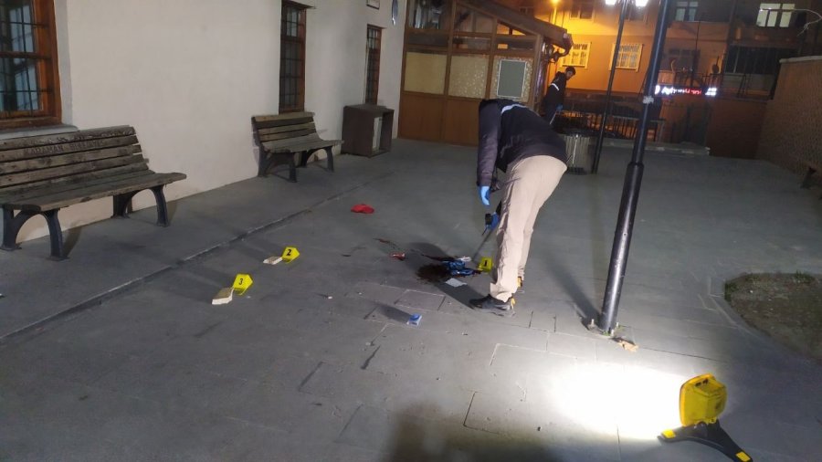 Başında Mermer Taşı Kırılan Şahıs Ağır Yaralandı