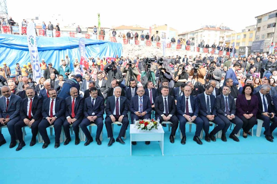 Bakan Özhaseki: "türkiye’nin Her Tarafında Kentsel Dönüşümü Destekliyorum"