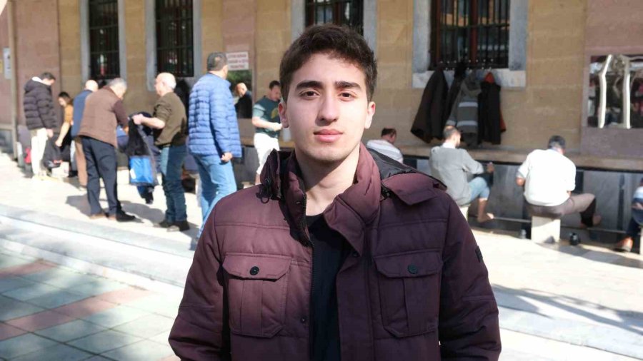 Vatandaşlar Reşadiye Camii’ndeki Sıcak Su İle Daha Rahat Abdest Alıyor