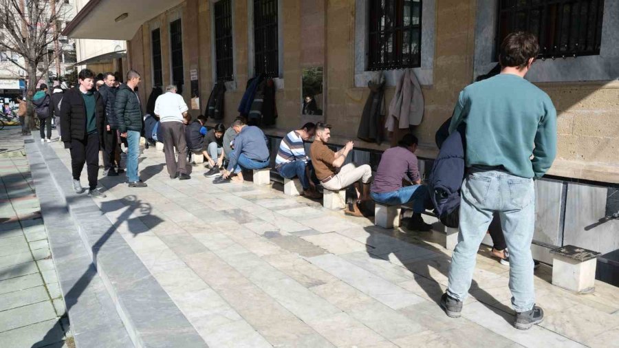 Vatandaşlar Reşadiye Camii’ndeki Sıcak Su İle Daha Rahat Abdest Alıyor