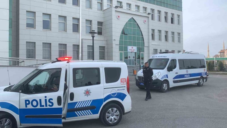 Karaman’da Adliye Girişinde Silahlı Saldırı: 1 Yaralı