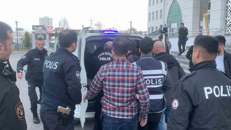 Karaman’da Adliye Girişinde Silahlı Saldırı: 1 Yaralı