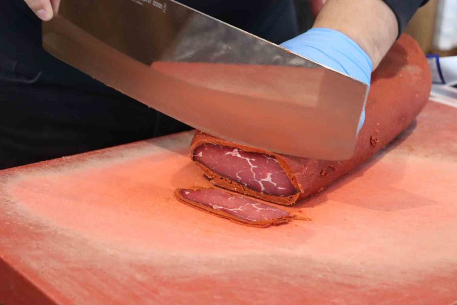 Hakkı Layık: "kayseri Pastırması 30 Günde Kurutularak, Olgunlaşır"