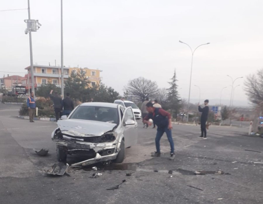 Niğde’de Trafik Kazası: 5 Yaralı