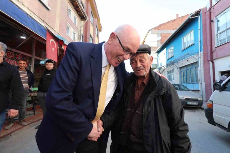 Başkan Kurt Emek Mahallesi Esnafını Ziyaret Etti