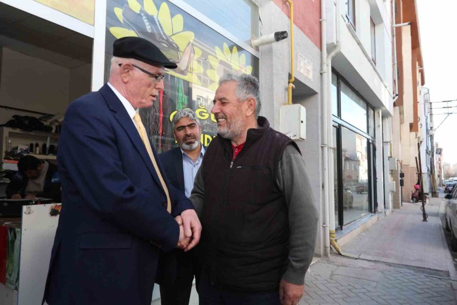 Başkan Kurt Emek Mahallesi Esnafını Ziyaret Etti