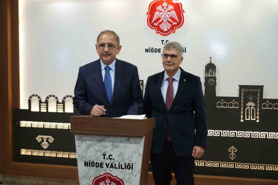 Bakan Özhaseki: "önümüzdeki Aydan İtibaren Her Ay 10 - 15 Bin Konutu Dağıtmaya Devam Edeceğiz"