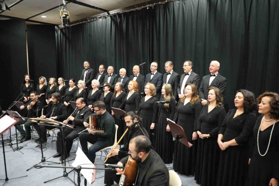 Estü’de Türk Sanat Müziği Rüzgarı Esti