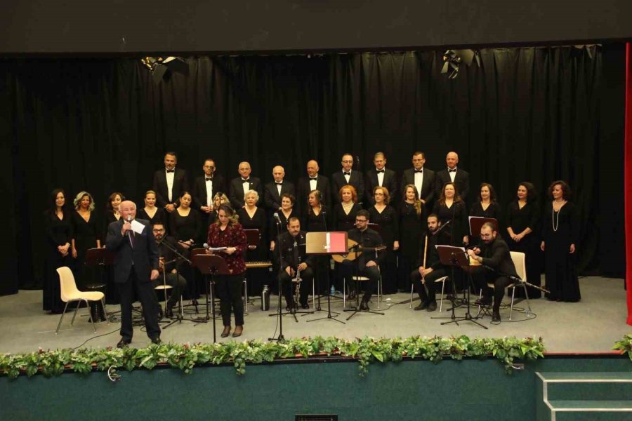 Estü’de Türk Sanat Müziği Rüzgarı Esti