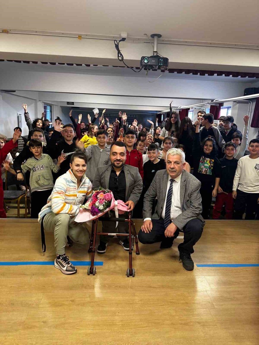 Burak Sakçı Minklere Tecrübelerini Aktardı