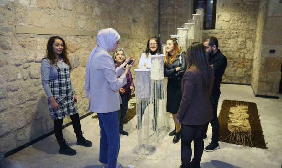 Mersin’de "eski Ve Yeni Karma Tekstil Tasarım Sergisi" Açıldı