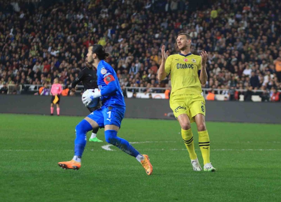 Trendyol Süper Lig: Hatayspor: 0 - Fenerbahçe: 2 (ilk Yarı)