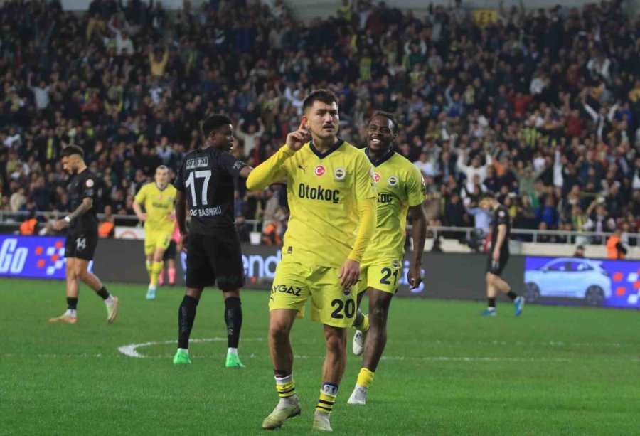 Trendyol Süper Lig: Hatayspor: 0 - Fenerbahçe: 2 (ilk Yarı)