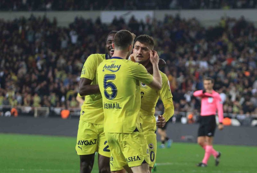 Trendyol Süper Lig: Hatayspor: 0 - Fenerbahçe: 2 (ilk Yarı)