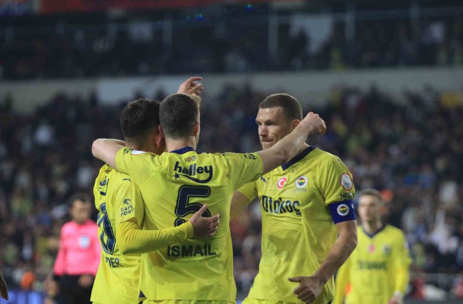 Trendyol Süper Lig: Hatayspor: 0 - Fenerbahçe: 2 (ilk Yarı)