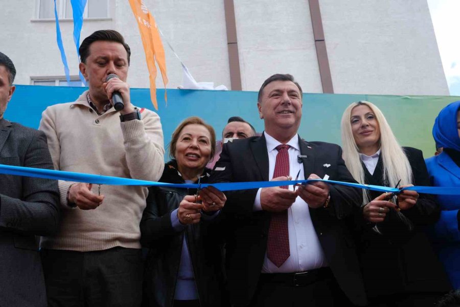 Nebi Hatipoğlu: "cumhuriyet Halk Partisi’nin Bütün Elementleri Üstüme Geliyor"