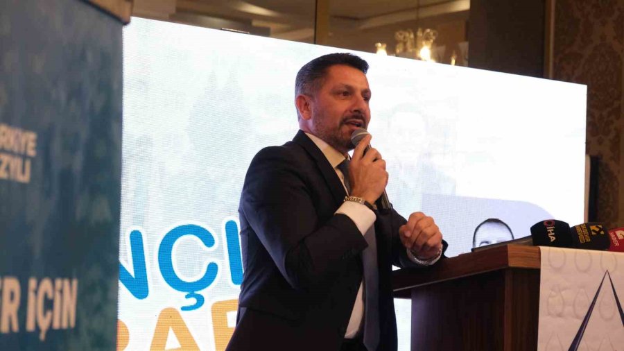 Gençlerin Nebi Hatipoğlu Coşkusu