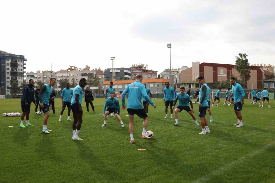 Alanyaspor, Trabzonspor Maçı Hazırlıklarını Tamamladı