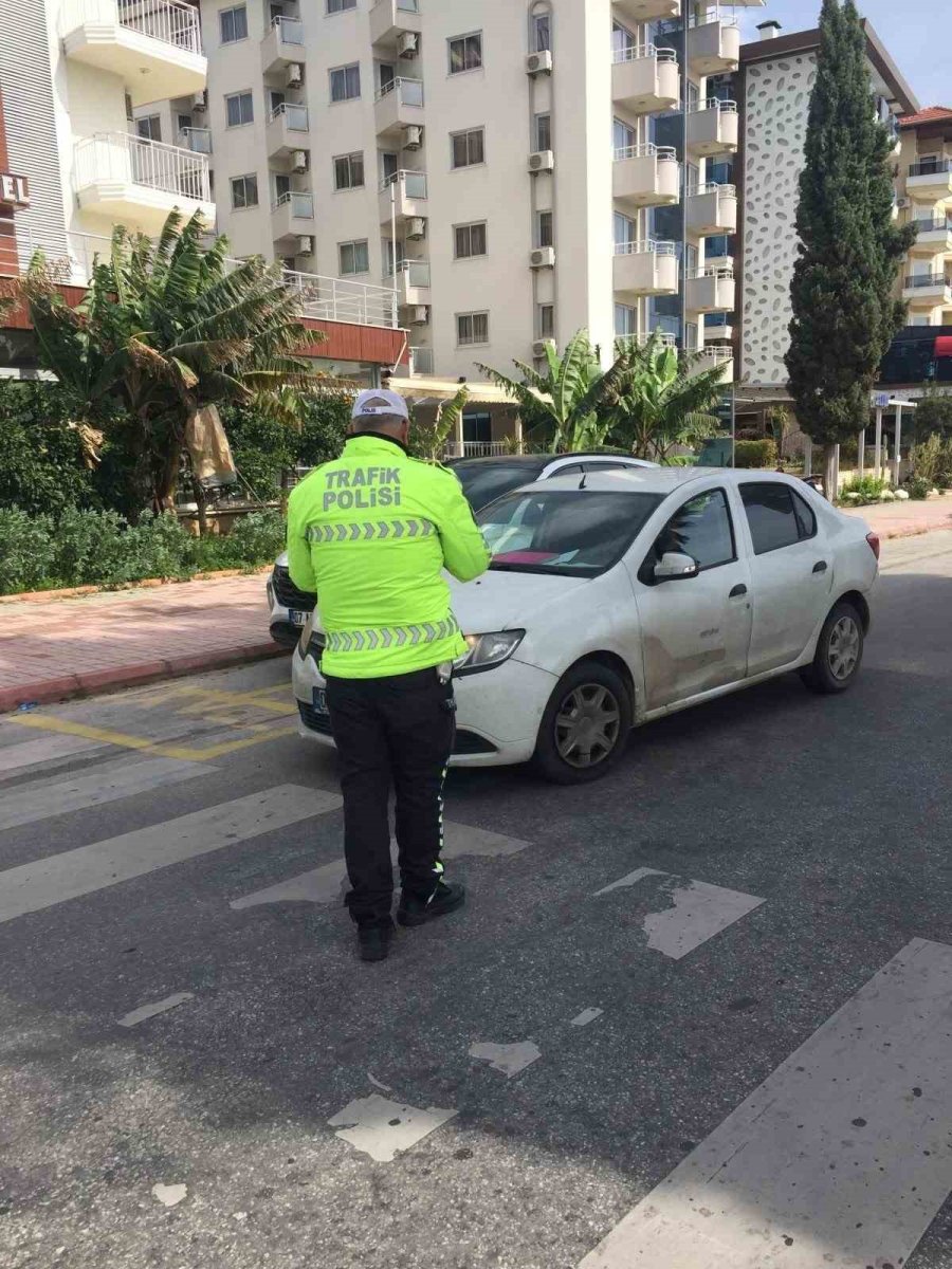 Alanya’da 386 Araç Ve Sürücüye 1 Milyon 64 Bin Lira Para Cezası