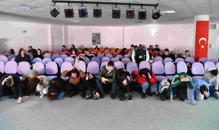 Konyaaltı’nda Özel Öğrencilere Deprem Tatbikatı