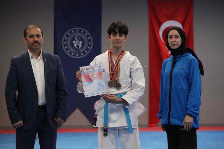 İşitme Engelli 16 Yaşındaki Muhammet Taha Baskın’ın Hedefi Olimpiyatlar