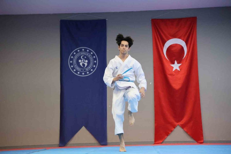İşitme Engelli 16 Yaşındaki Muhammet Taha Baskın’ın Hedefi Olimpiyatlar