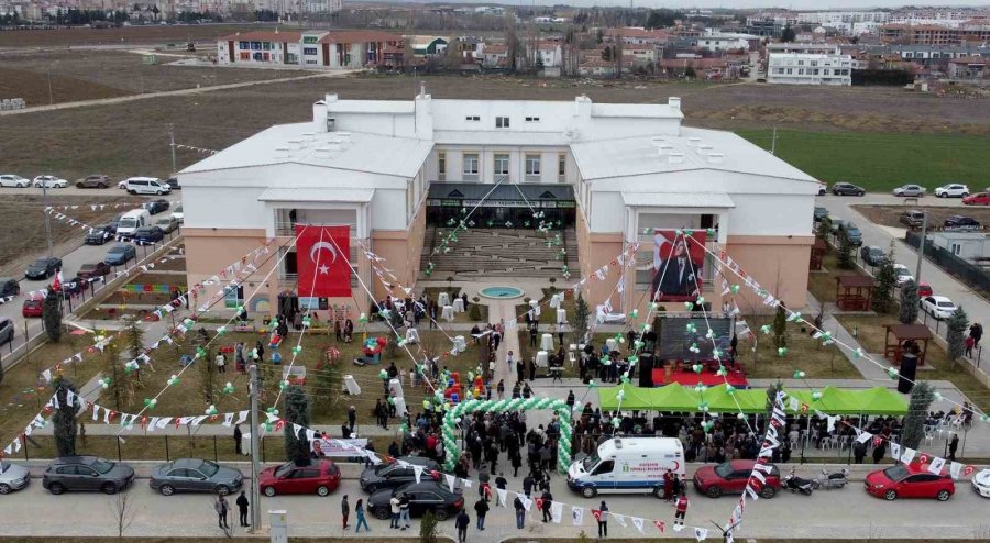 Metin Özöğüt Yaşam Merkezi Açıldı