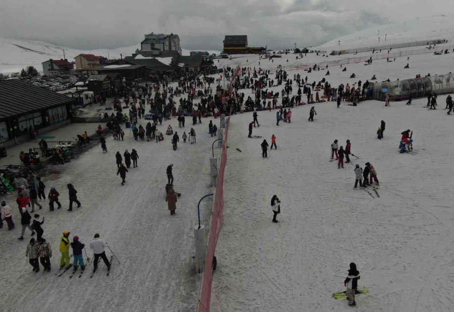 Erciyes Hafta Sonu Turist Akınına Uğradı