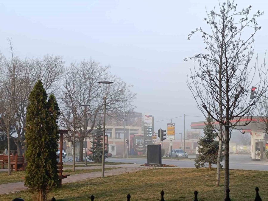 Eskişehir Haftanın İlk Gününe Sisle Başladı