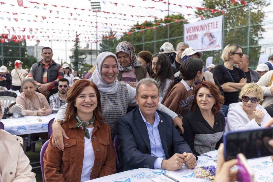 46 Mahalleden 3 Bin Kadın, ’evimiz Atölye Ve Üretici Kadın Stantları Kadın Buluşması’nda Bir Araya Geldi