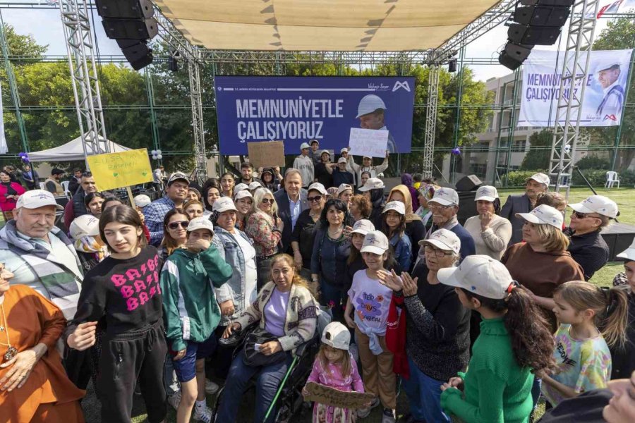 46 Mahalleden 3 Bin Kadın, ’evimiz Atölye Ve Üretici Kadın Stantları Kadın Buluşması’nda Bir Araya Geldi