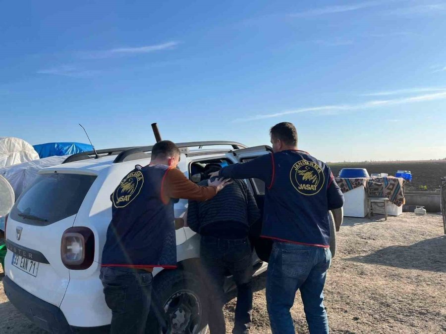 17 Yıl Hapis Cezasıyla Aranan Cezaevi Firarisi Çadırda Yakalandı