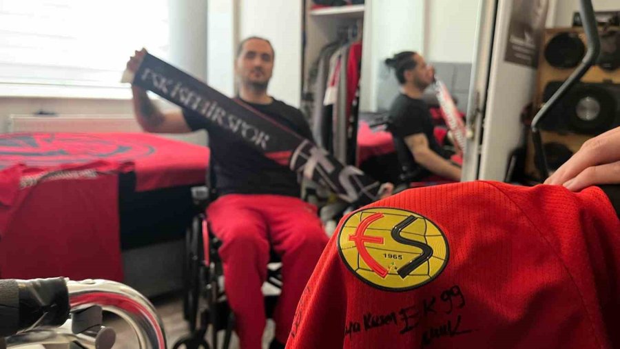 Futbol Takımının Peşinde Koşarken Kaza Geçirerek Yürüme Yetisini Kaybeden Taraftar Destek Belliyor