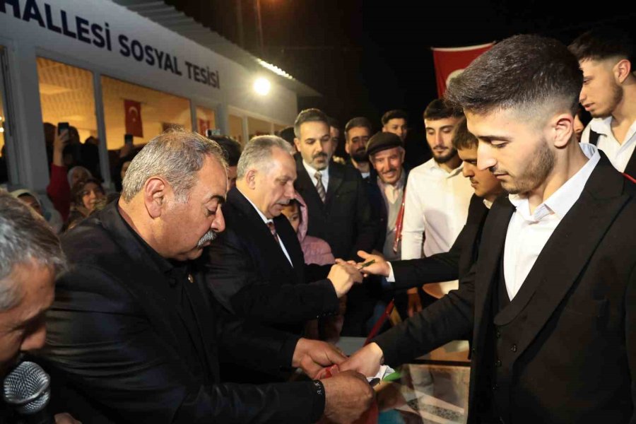 Başkan Yalçın, Çatakdereli Gençleri Askere Uğurladı