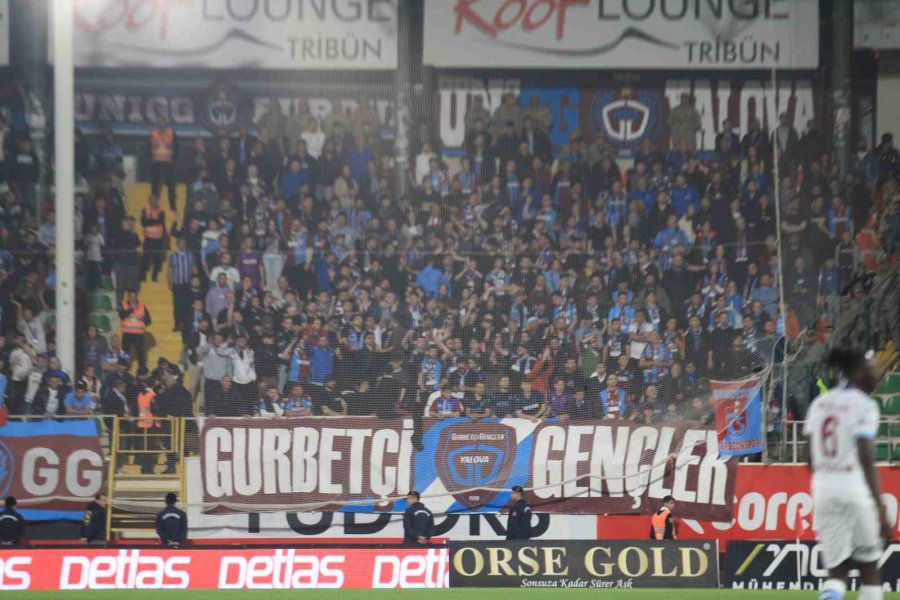 Trendyol Süper Lig: Alanyaspor: 2 - Trabzonspor: 0 (ilk Yarı)