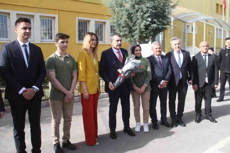 Bakan Tekin: "milli Eğitim Bakanlığı Çok Büyük Bir Aile"