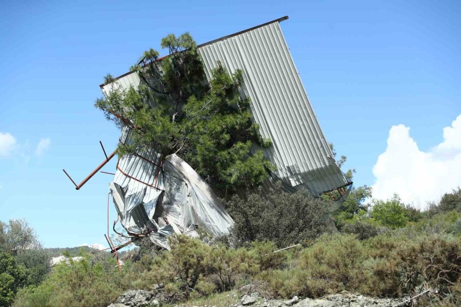 Kumluca’da Hortum Felaketinin Yaraları Sarılıyor
