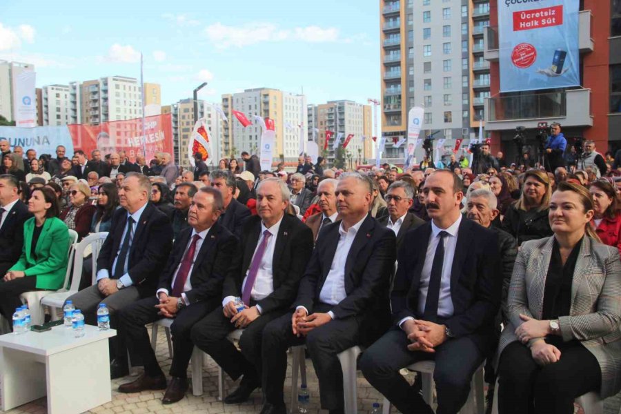 Başkan Böcek’ten Kepez Santral’de 570 Hak Sahibine Daha Anahtar Teslimi