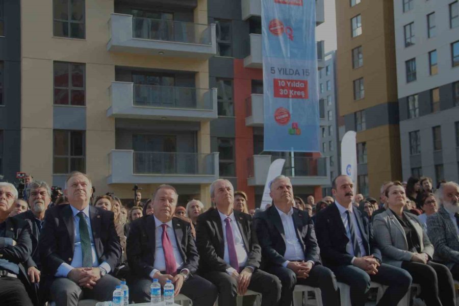 Başkan Böcek’ten Kepez Santral’de 570 Hak Sahibine Daha Anahtar Teslimi