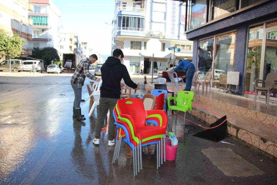 Hortum Felaketinin Ardından Esnaf Yaralarını Sarmaya Başladı