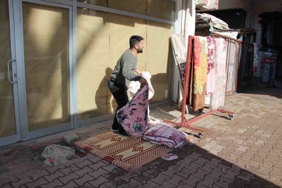 Hortum Felaketinin Ardından Esnaf Yaralarını Sarmaya Başladı