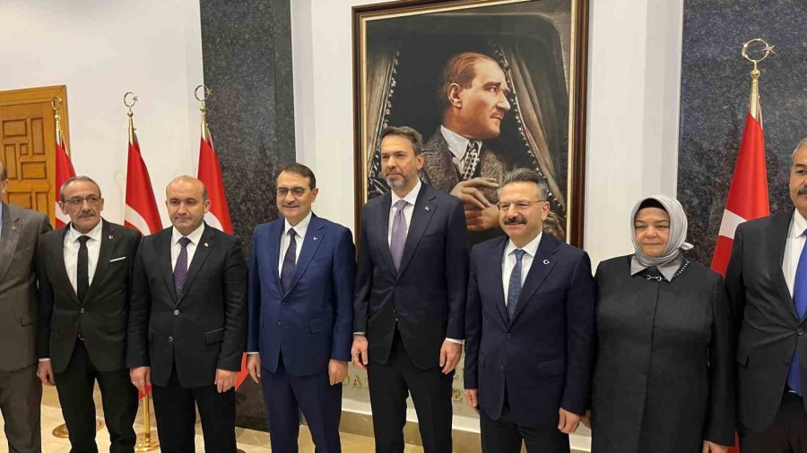 Enerji Ve Tabii Kaynaklar Bakanı Bayraktar Eskişehir’de