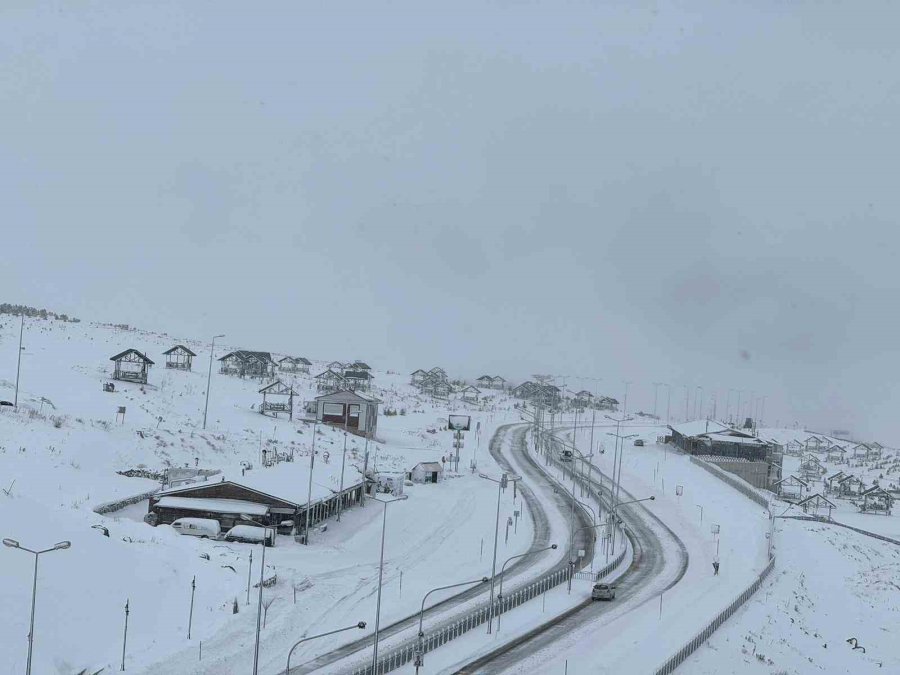 Erciyes’te Kar Etkili Oldu: Kar Kalınlığı 110 Santime Ulaştı