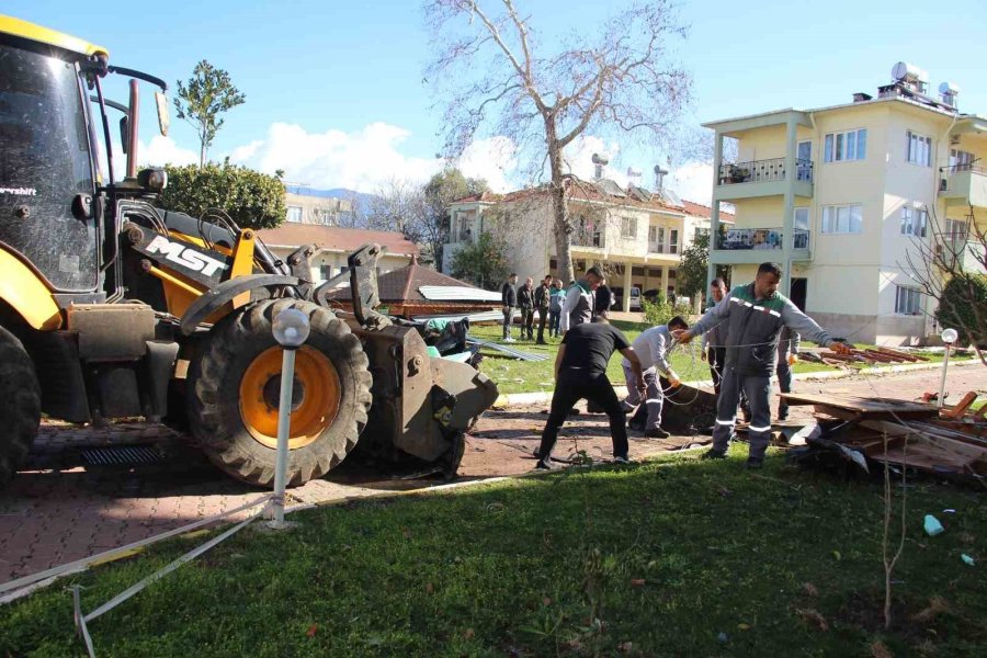 Hortum Felaketinin Ardından Esnaf Yaralarını Sarmaya Başladı