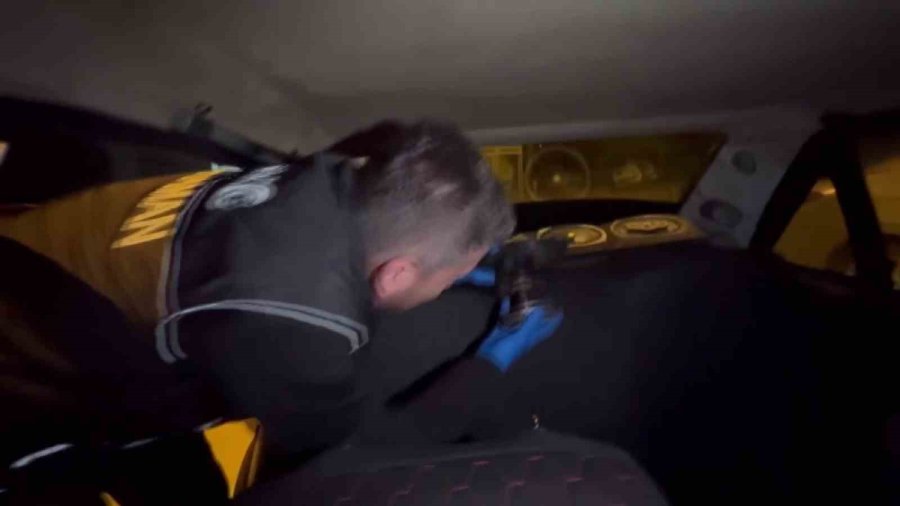 Hoparlörden Uyuşturucu Çıktı