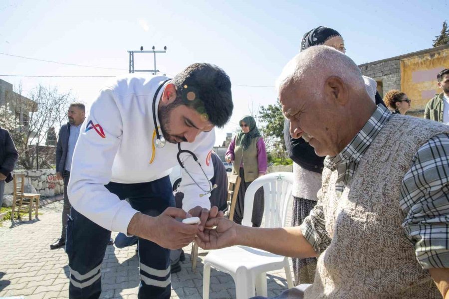 Mersin’de ’gezici Sağlık Aracı’ Çalışmalarını Sürdürüyor