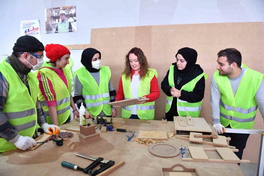 Mercek’ten ’mobilya İmalat Ve Montaj Kursu’