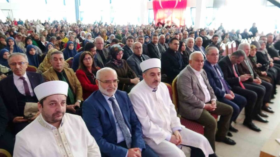 Mersin’de 80 Öğrenciye Hafızlık İcazeti Verildi