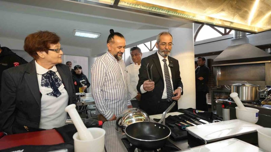 Tarsus’ta Gastronomi Merkezi Açıldı