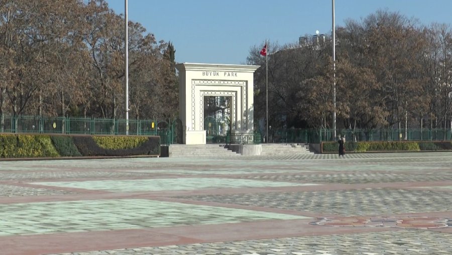 Parklarda Çifte Standart İddiası